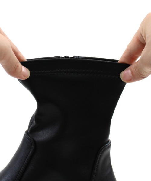 VIVIAN(ヴィヴィアン)の「極盛り厚底トラックソールストレッチショートブーツ(ブーツ・レディース・ブラック/シルバー・S/M/L)」の4枚目の写真