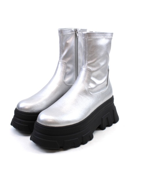 VIVIAN(ヴィヴィアン)の「極盛り厚底トラックソールストレッチショートブーツ(ブーツ・レディース・ブラック/シルバー・S/M/L)」の10枚目の写真