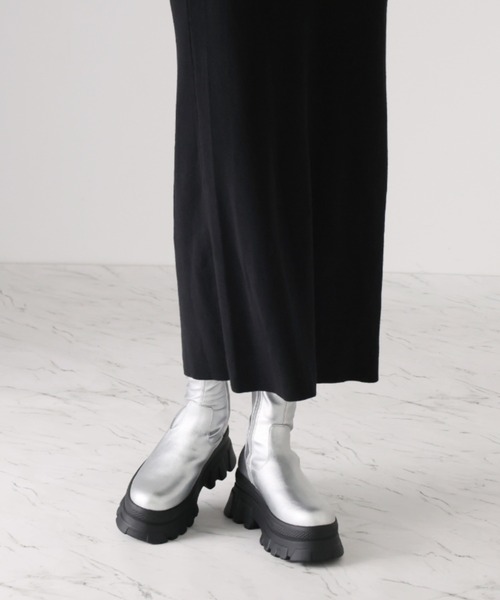 VIVIAN(ヴィヴィアン)の「極盛り厚底トラックソールストレッチショートブーツ(ブーツ・レディース・ブラック/シルバー・S/M/L)」の17枚目の写真