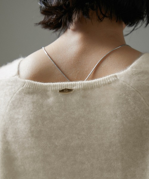 SALON adam et rope'(サロン アダム エ ロペ)の「カシミア深Vネックニットプルオーバー(ニット/セーター・レディース・ホワイト/グレー/サックスブルー/キャメル・FREE)」の12枚目の写真