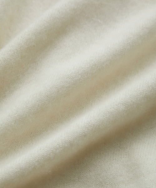 SALON adam et rope'(サロン アダム エ ロペ)の「カシミア深Vネックニットプルオーバー(ニット/セーター・レディース・ホワイト/グレー/サックスブルー/キャメル・FREE)」の13枚目の写真