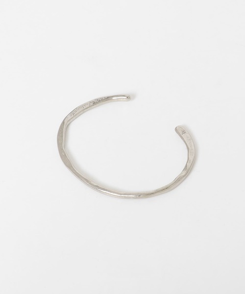 ITEMS URBANRESEARCH（アイテムズ アーバンリサーチ）の「Hawk　Bangle 7516（ブレスレット・メンズ・シルバー・-）」の2枚目の写真