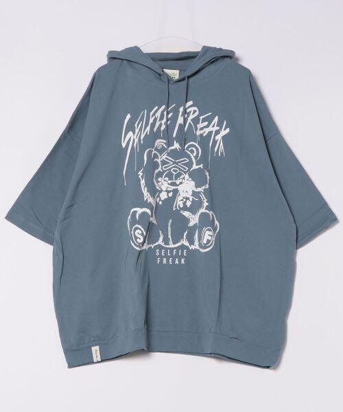 STYLISE(スタイライズ)の「【TIMELY WARNING】SELFIE BEAR SP BIG TEEPK(パーカー・メンズ・ブラック/ブルーグレー/ホワイト・ONESIZE)」の1枚目の写真