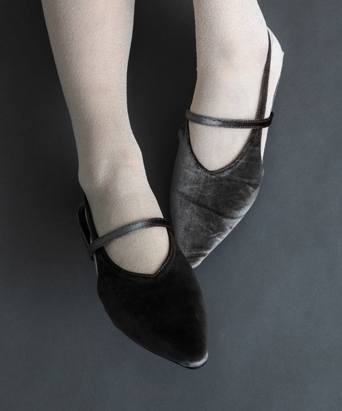 SENSE OF PLACE by URBAN RESEARCH(センスオブプレイスバイアーバンリサーチ)の「ベロアポインテッドシューズ(パンプス・レディース・ライトピンク/グレー/ネイビー・SMALL/MEDIUM/LARGE)」の2枚目の写真