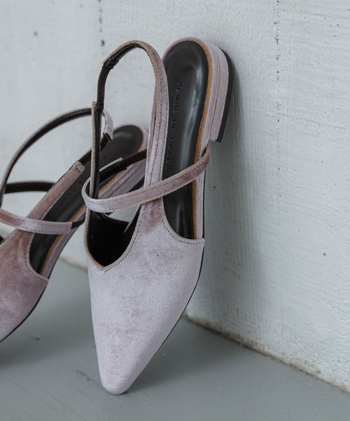 SENSE OF PLACE by URBAN RESEARCH(センスオブプレイスバイアーバンリサーチ)の「ベロアポインテッドシューズ(パンプス・レディース・ライトピンク/グレー/ネイビー・SMALL/MEDIUM/LARGE)」の6枚目の写真