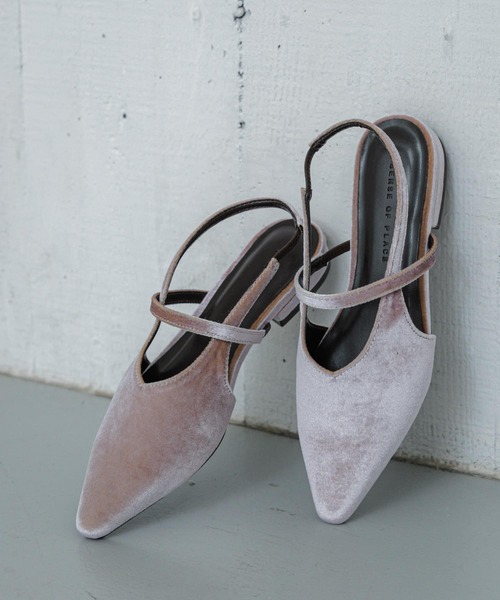 SENSE OF PLACE by URBAN RESEARCH(センスオブプレイスバイアーバンリサーチ)の「ベロアポインテッドシューズ(パンプス・レディース・ライトピンク/グレー/ネイビー・SMALL/MEDIUM/LARGE)」の4枚目の写真