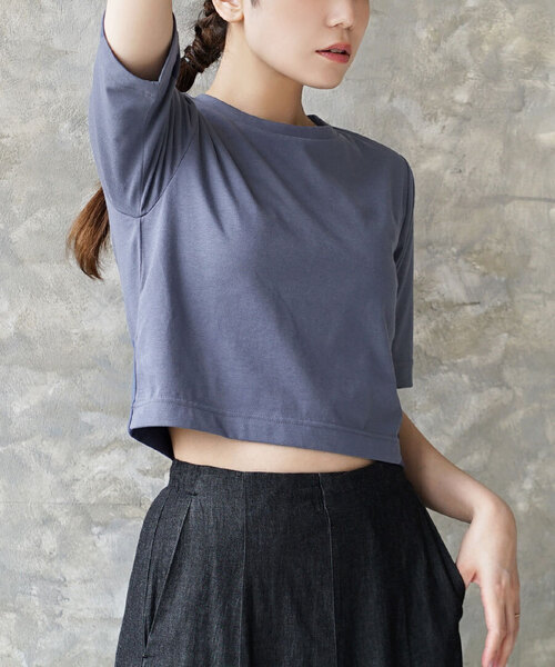 zootie(ズーティー)の「URBAN PLUS カップ付きミニTシャツ(Tシャツ/カットソー・レディース・グレイッシュブルー/ダークグリーン/オフホワイト/ブラウン系その他/スモークピンク/グレイッシュベージュ/ブラック/ライトブルー/ライトベージュ/アイボリー/ネイビー/テラコッタ/チャコール・M)」の12枚目の写真