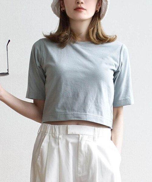 zootie(ズーティー)の「URBAN PLUS カップ付きミニTシャツ(Tシャツ/カットソー・レディース・グレイッシュブルー/ダークグリーン/オフホワイト/ブラウン系その他/スモークピンク/グレイッシュベージュ/ブラック/ライトブルー/ライトベージュ/アイボリー/ネイビー/テラコッタ/チャコール・M)」の10枚目の写真