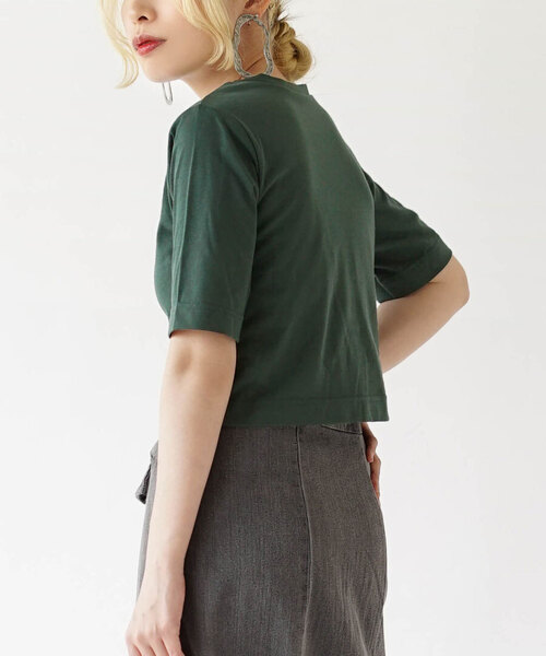 zootie(ズーティー)の「URBAN PLUS カップ付きミニTシャツ(Tシャツ/カットソー・レディース・グレイッシュブルー/ダークグリーン/オフホワイト/ブラウン系その他/スモークピンク/グレイッシュベージュ/ブラック/ライトブルー/ライトベージュ/アイボリー/ネイビー/テラコッタ/チャコール・M)」の9枚目の写真