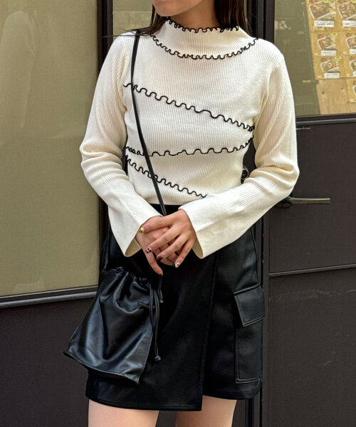 CIAOPANIC(チャオパニック)の「【毛玉レス】アンチピリングハイネックメロウリブニット(ニット/セーター・レディース・ライトグレー/ブラック/ネイビー/ブラウン/グレー/オフホワイト・ONE SIZE)」の11枚目の写真