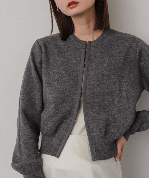 SENSE OF PLACE by URBAN RESEARCH(センスオブプレイスバイアーバンリサーチ)の「フロントホックストレッチカーディガン(カーディガン/ボレロ・レディース・ネイビー/ホワイト系その他/レッド/グレー・ONE)」の22枚目の写真