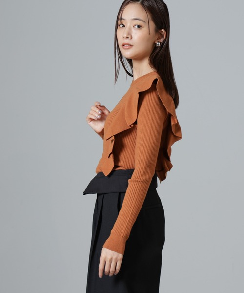 NANO universe（ナノユニバース）の「フリルディティールリブニット（ニット/セーター・レディース・ライトベージュ/ブラック/キャメル・FREE）」の10枚目の写真