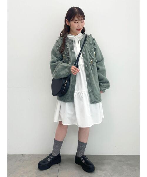 ehka sopo（エヘカソポ）の「リボンタイ付ティアードミニワンピース（ワンピース・レディース・モカ/ブラック/オフホワイト・F）」の2枚目の写真