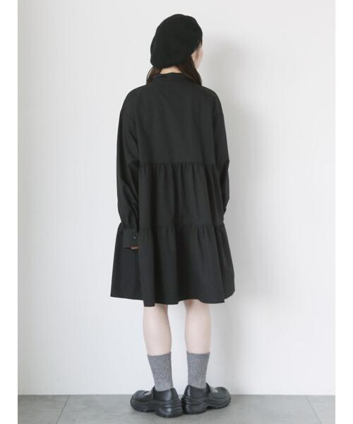 ehka sopo（エヘカソポ）の「リボンタイ付ティアードミニワンピース（ワンピース・レディース・モカ/ブラック/オフホワイト・F）」の4枚目の写真