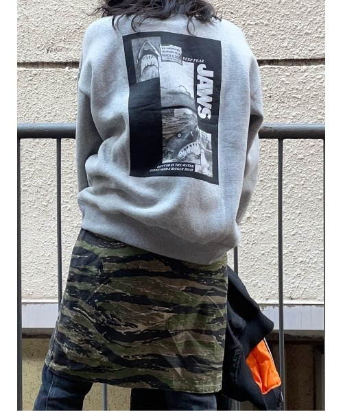 Right-on（ライトオン）の「ムービープリントスウェット（スウェット・メンズ・ブルー/ブラック×グレー/サックスブルー/ブラック/ブラック×イエロー/グレー・M/XL/L/XXL）」の4枚目の写真