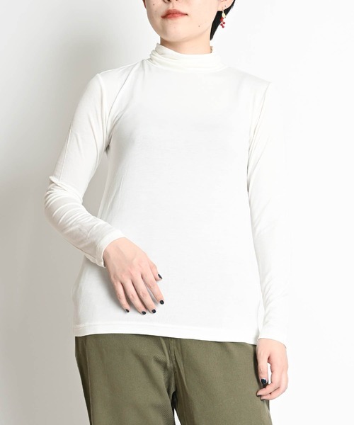 MARAI(マーライ)の「日本製 椿オイル加工 タートルネック 保湿インナー ストレッチ(Tシャツ/カットソー・レディース・ブルー/グレー/ベージュ/ホワイト/ブラック・FREE)」の2枚目の写真