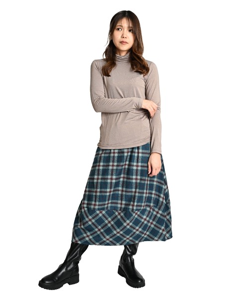 MARAI(マーライ)の「日本製 椿オイル加工 タートルネック 保湿インナー ストレッチ(Tシャツ/カットソー・レディース・ブルー/グレー/ベージュ/ホワイト/ブラック・FREE)」の6枚目の写真