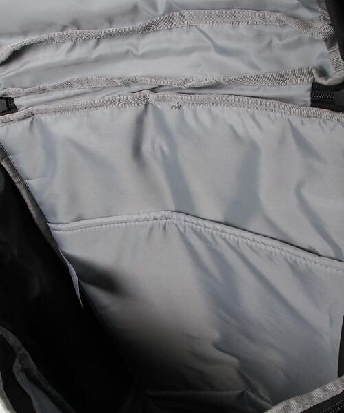 NEW BALANCE(ニューバランス)の「トップローディングバックパック 40L(バックパック/リュック・メンズ・ブラック/グリーン系カモフラージュ/ブラック×ホワイト・ONE SIZE)」の21枚目の写真