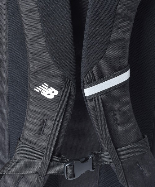NEW BALANCE（ニューバランス）の「トップローディングバックパック 40L（バックパック/リュック・メンズ・ブラック/グリーン系カモフラージュ/ブラック×ホワイト・ONE SIZE）」の20枚目の写真