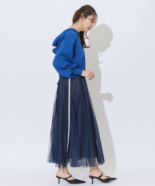 AND COUTURE(アンドクチュール)の「ウエストリブサイドラインストライプ×チュールロングスカート(スカート・レディース・オフホワイト/ライトグレー/ブラック/ネイビー/ブラウン・FREE)」の10枚目の写真