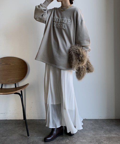 DouDou(ドゥドゥ)の「【WEB限定】ラメサガラ刺繍ランタンスリーブチュニック(Tシャツ/カットソー・レディース・グレイッシュベージュ/アイボリー/ブラック・FREE)」の4枚目の写真