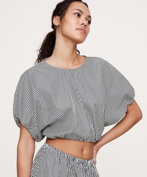 Banana Republic（バナナリパブリック）の「ポプリン バブルヘム クロップド トップス（シャツ/ブラウス・レディース・ホワイト×ネイビー/ブラック/オレンジ・M/S/XS/L）」の2枚目の写真