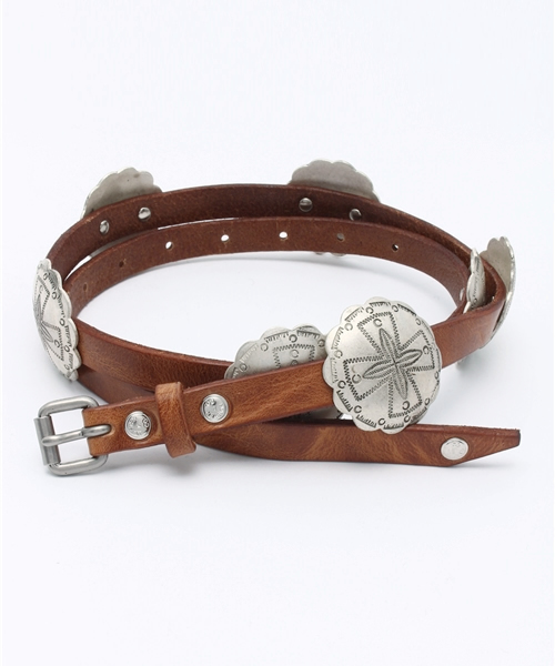 MASTER&Co(マスターアンドコー)の「MASTER&Co. / 別注 CONCHO BELT(ベルト・メンズ・ブラック/ブラウン・86.4(34)/76.2(30)/81.3(32))」の2枚目の写真