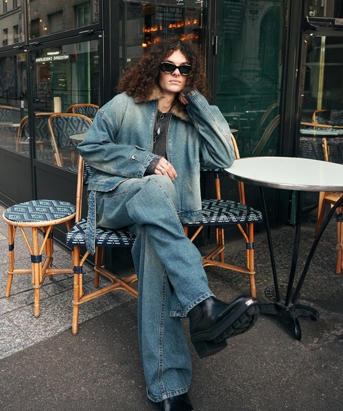 Ruelle(ルーエル)の「【Ruelle】Flared Denim Pants with Seam Detail / ブラストウォッシュ加工立体裁断共地ベルト付きワイドローライズフレアデニムパンツ(デニムパンツ・メンズ・ブラック/ブルー・L/M/S)」の3枚目の写真