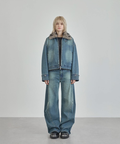 Ruelle(ルーエル)の「【Ruelle】Flared Denim Pants with Seam Detail / ブラストウォッシュ加工立体裁断共地ベルト付きワイドローライズフレアデニムパンツ(デニムパンツ・メンズ・ブラック/ブルー・L/M/S)」の13枚目の写真