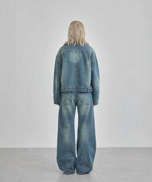 Ruelle(ルーエル)の「【Ruelle】Flared Denim Pants with Seam Detail / ブラストウォッシュ加工立体裁断共地ベルト付きワイドローライズフレアデニムパンツ(デニムパンツ・メンズ・ブラック/ブルー・L/M/S)」の15枚目の写真