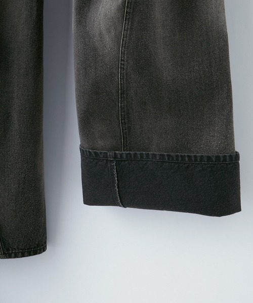 Ruelle(ルーエル)の「【Ruelle】Flared Denim Pants with Seam Detail / ブラストウォッシュ加工立体裁断共地ベルト付きワイドローライズフレアデニムパンツ(デニムパンツ・メンズ・ブラック/ブルー・L/M/S)」の21枚目の写真