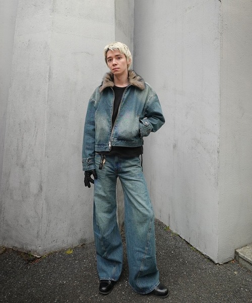 Ruelle(ルーエル)の「【Ruelle】Flared Denim Pants with Seam Detail / ブラストウォッシュ加工立体裁断共地ベルト付きワイドローライズフレアデニムパンツ(デニムパンツ・メンズ・ブラック/ブルー・L/M/S)」の22枚目の写真