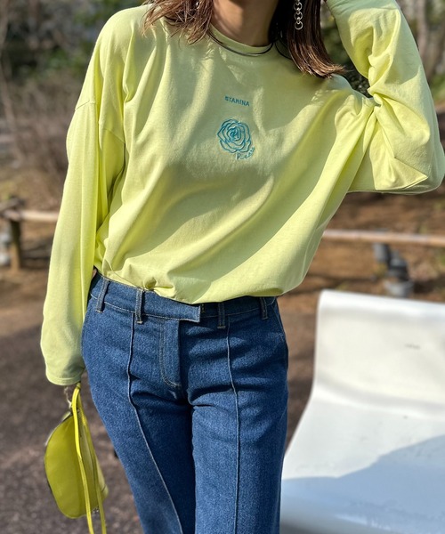 mi via loca（ミヴィアロカ）の「ワンポイント ロゴフラワー刺繍 ラウンド レイヤードロンT（Tシャツ/カットソー・レディース・ライム/オートミール/オフホワイト・FREE）」の19枚目の写真