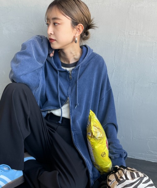 JEANS FACTORY Clothes（ジーンズファクトリークローズ）の「[Jeans Factory Clothes/ジーンズファクトリークローズ] ケミカル加工 フェードスウェットジップパーカー（スウェット・レディース・ブラック/ネイビー/ホワイト・M/L）」の2枚目の写真