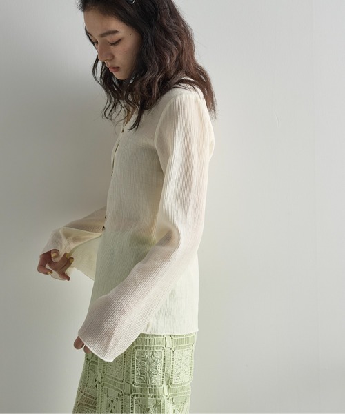 THE YOn 新品 タグ付き 完売品 2WAYシアー楊柳ロングスリーブトップス THE YOn（ザヨン）の「2WAYシアー楊柳ロングスリーブトップス
