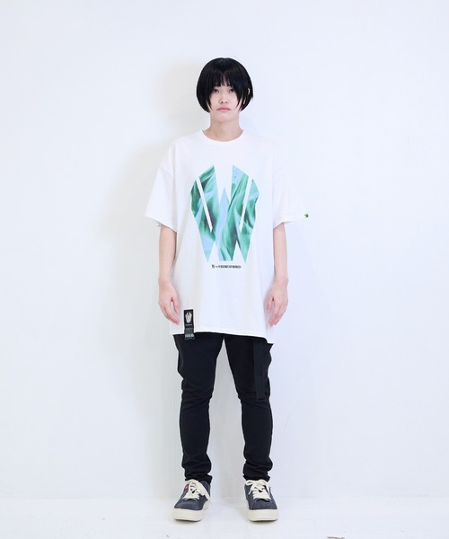 [W] by VIRGOwearworks（ダブリューバイヴァルゴウェアーワークス）の「Flame logo SSPT（Tシャツ/カットソー・メンズ・ホワイト×ブルー/ブラック×グリーン/ブラック×ピンク・MEDIUM/LARGE/X-LARGE/XX-LARGE）」の8枚目の写真