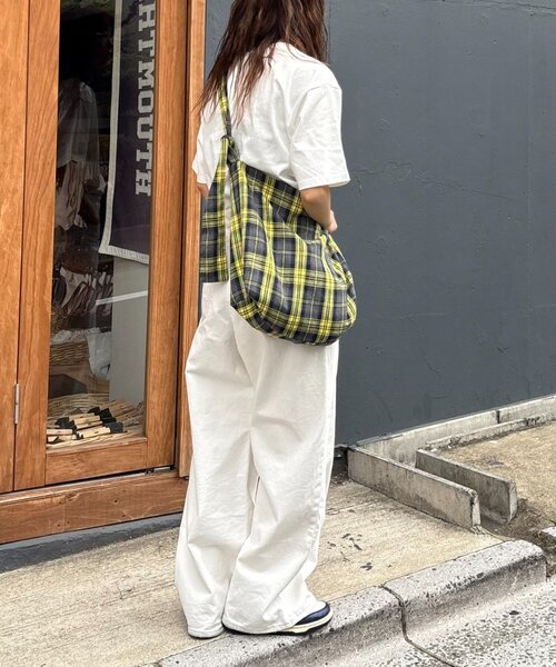 CIAOPANIC TYPY（チャオパニックティピー）の「【UNISEX】タックデザインワイドデニム（デニムパンツ・レディース・ネイビー/ホワイト/ブラック・MEDIUM/LARGE）」の10枚目の写真