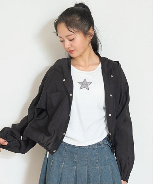 LOVETOXIC（ラブトキシック）の「UVシアーパーカ（シャツ/ブラウス・キッズ・オフホワイト/グレー/エメラルド/ブラック・S:140cm/L:160cm/M:150cm）」の6枚目の写真