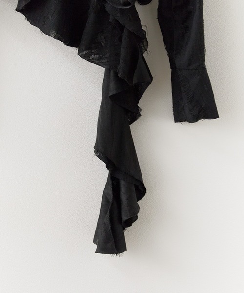 Chick(チック)の「Irregular Hem Frill tape Tops / イレギュラーヘムフリルテレコトップス(シャツ/ブラウス・レディース・ブラック/ベージュ/ブラウン/グレー・FREE)」の6枚目の写真