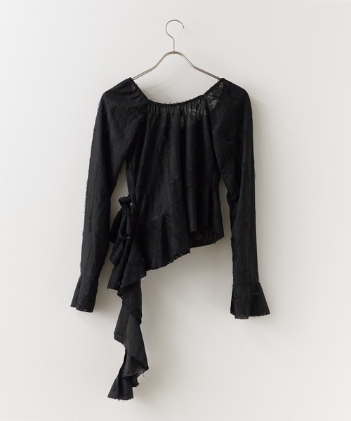 Chick(チック)の「Irregular Hem Frill tape Tops / イレギュラーヘムフリルテレコトップス(シャツ/ブラウス・レディース・ブラック/ベージュ/ブラウン/グレー・FREE)」の8枚目の写真