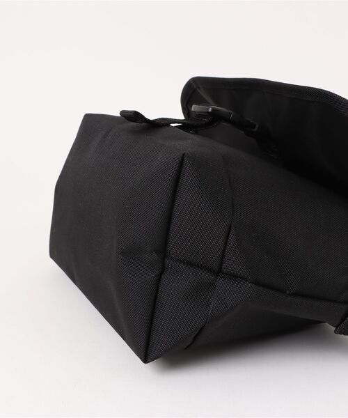 Manhattan Portage(マンハッタンポーテージ)の「Manhattan Portage/マンハッタンポーテージ ショルダーバック "ドラえもん" NYLON MESSENGER BAG FLAP ZIPPER POCKET DORAEMON 25 MP1605JRFZPDORA25(メッセンジャーバッグ・メンズ・ブラック・FREE)」の20枚目の写真
