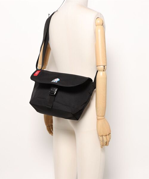 Manhattan Portage(マンハッタンポーテージ)の「Manhattan Portage/マンハッタンポーテージ ショルダーバック "ドラえもん" NYLON MESSENGER BAG FLAP ZIPPER POCKET DORAEMON 25 MP1605JRFZPDORA25(メッセンジャーバッグ・メンズ・ブラック・FREE)」の22枚目の写真