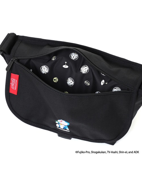Manhattan Portage(マンハッタンポーテージ)の「Manhattan Portage/マンハッタンポーテージ ショルダーバック "ドラえもん" NYLON MESSENGER BAG FLAP ZIPPER POCKET DORAEMON 25 MP1605JRFZPDORA25(メッセンジャーバッグ・メンズ・ブラック・FREE)」の9枚目の写真