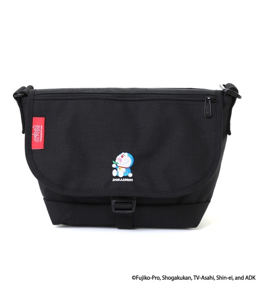 Manhattan Portage(マンハッタンポーテージ)の「Manhattan Portage/マンハッタンポーテージ ショルダーバック "ドラえもん" NYLON MESSENGER BAG FLAP ZIPPER POCKET DORAEMON 25 MP1605JRFZPDORA25(メッセンジャーバッグ・メンズ・ブラック・FREE)」の4枚目の写真