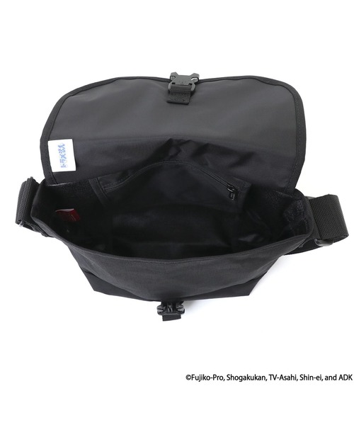 Manhattan Portage(マンハッタンポーテージ)の「Manhattan Portage/マンハッタンポーテージ ショルダーバック "ドラえもん" NYLON MESSENGER BAG FLAP ZIPPER POCKET DORAEMON 25 MP1605JRFZPDORA25(メッセンジャーバッグ・メンズ・ブラック・FREE)」の7枚目の写真