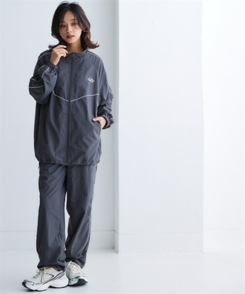 KANGOL SPORT(カンゴールスポーツ)の「裏メッシュ使いナイロントラックジャケット(はっ水加工・UVカット)<大きいサイズ有>(カンゴール スポーツ)(ナイロンジャケット・レディース・ブルー/チャコールグレー・S/3L/LL/L/M)」の16枚目の写真