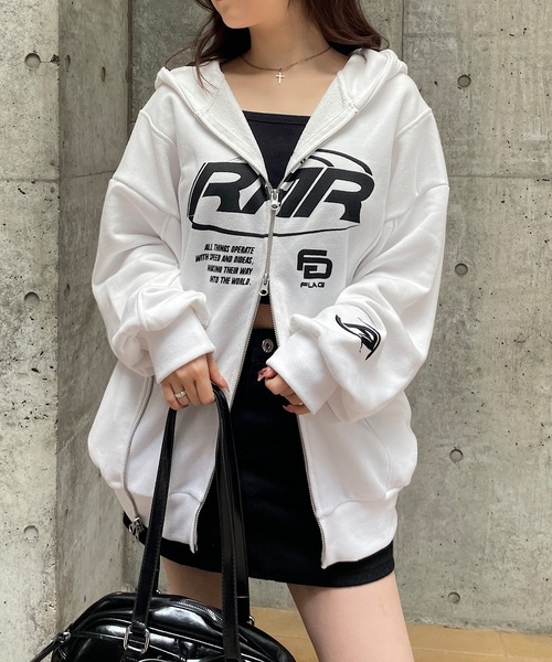 ROGER AND RAW（ロジャーアンドロウ）の「ダブルジップロゴプリントパーカー（パーカー・レディース・オフホワイト/ブラック/グリーン/レッド/スミクロ/ネイビー/レッド系・FREE）」の2枚目の写真