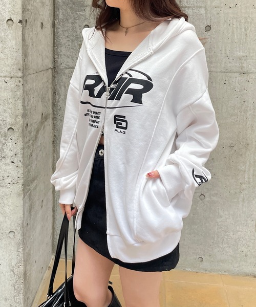 ROGER AND RAW（ロジャーアンドロウ）の「ダブルジップロゴプリントパーカー（パーカー・レディース・オフホワイト/ブラック/グリーン/レッド/スミクロ/ネイビー/レッド系・FREE）」の10枚目の写真