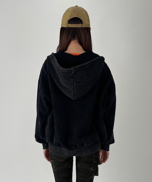 ROGER AND RAW（ロジャーアンドロウ）の「ダブルジップロゴプリントパーカー（パーカー・レディース・オフホワイト/ブラック/グリーン/レッド/スミクロ/ネイビー/レッド系・FREE）」の17枚目の写真