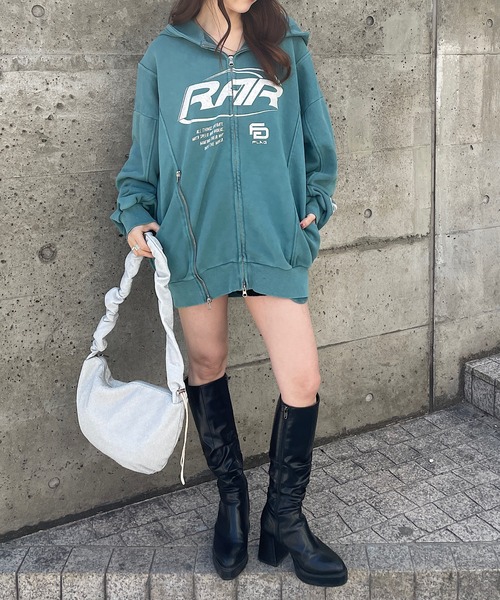 ROGER AND RAW（ロジャーアンドロウ）の「ダブルジップロゴプリントパーカー（パーカー・レディース・オフホワイト/ブラック/グリーン/レッド/スミクロ/ネイビー/レッド系・FREE）」の21枚目の写真